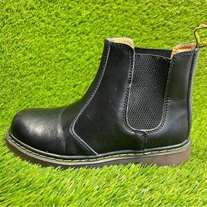Dr. Martens 2976 Womens Size 7 Black Casual Classic Leather Chelsea Boots